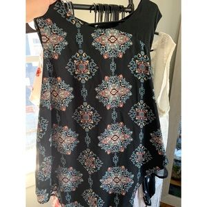 Black pattern top